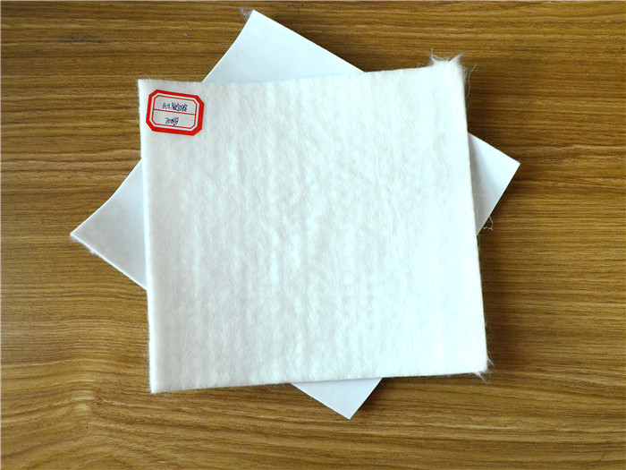 一布一膜復(fù)合土工膜（長絲）